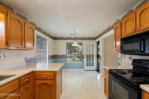 10790 E Ridge Dr, Olive Branch, MS 38654 photo 12