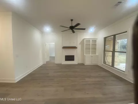 346 Lake Harbor Rd, Brandon, MS 39047