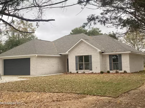 344 Lake Harbor Rd, Brandon, MS 39047