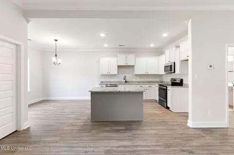 Kitchen - 2422 Scott Meadows Ln, Hernando, MS 38632 photo 2 of 3