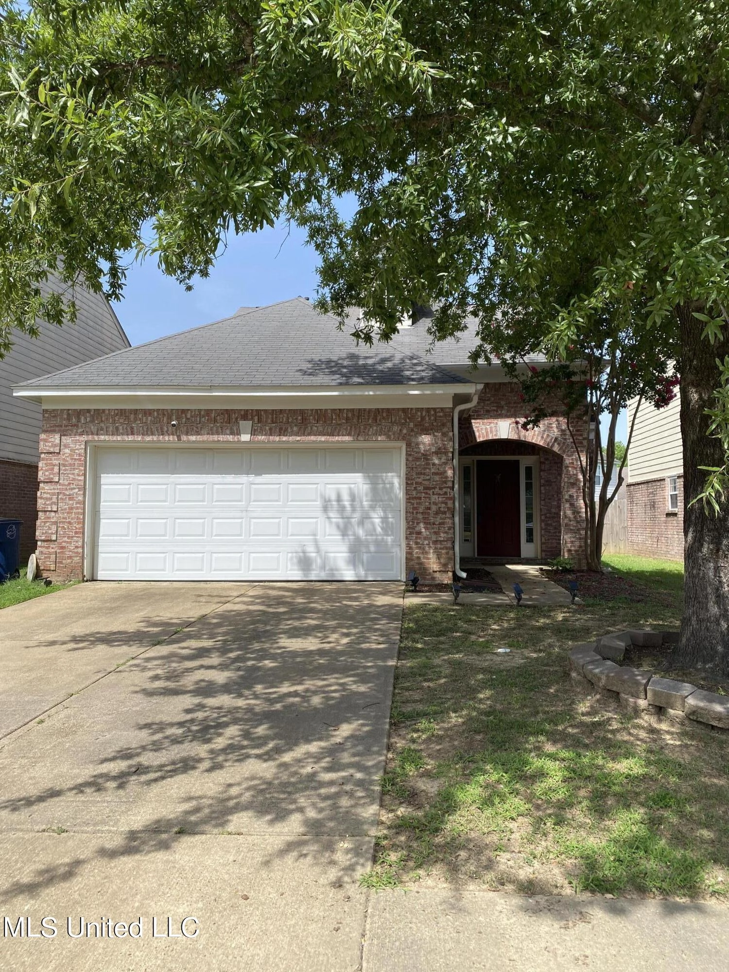7293 Red Maple Dr, Olive Branch, MS 38654 photo 1