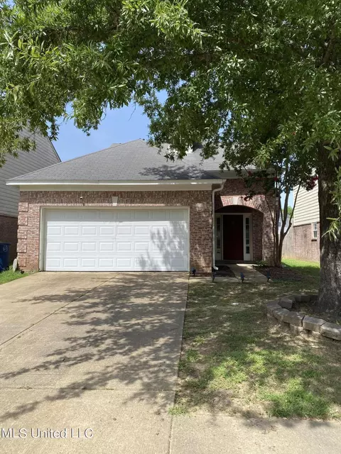7293 Red Maple Dr, Olive Branch, MS 38654 photo 1
