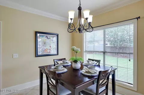 Dining - 111 Belle Oak Dr, Brandon, MS 39042 photo 1 of 2