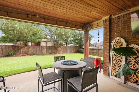 Exterior - 111 Belle Oak Dr, Brandon, MS 39042 photo 3 of 7