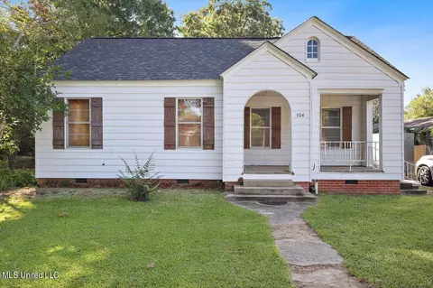 304 N Jackson St, Crystal Springs, MS 39059