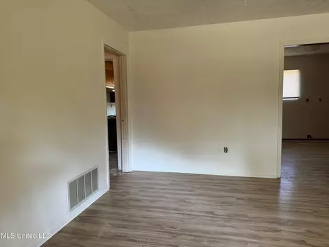 1530 Burton St, Jackson, MS 39209 photo 3