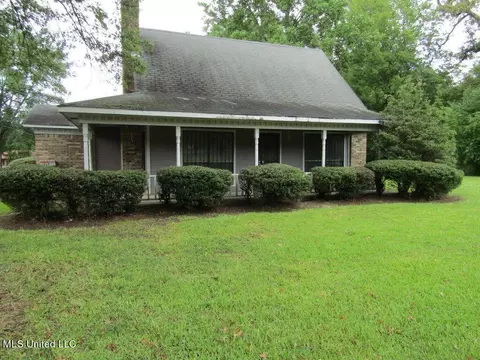 633 N Liberty St, Canton, MS 39046
