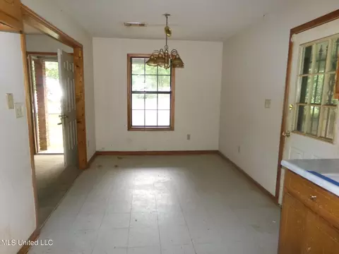Dining - 1268 Nell St, Charleston, MS 38921 photo 1 of 1