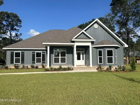 18856 Harrington Cir, Biloxi, MS 39532