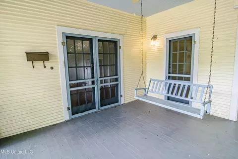 Exterior - 1036 Belhaven St, Jackson, MS 39202 photo 5 of 7