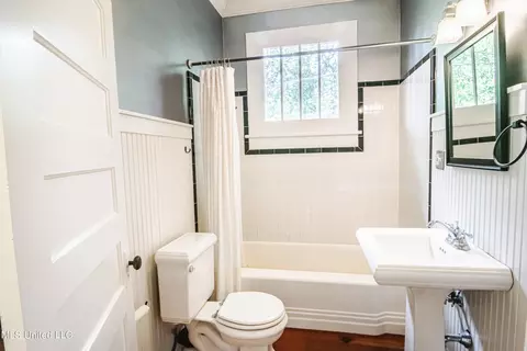 Bath - 1036 Belhaven St, Jackson, MS 39202 photo 2 of 3