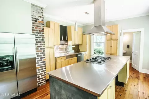 Kitchen - 1036 Belhaven St, Jackson, MS 39202 photo 2 of 7