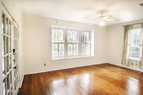 Living - 1036 Belhaven St, Jackson, MS 39202 photo 3 of 4