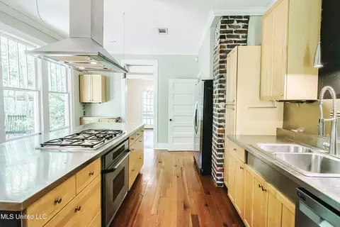 Kitchen - 1036 Belhaven St, Jackson, MS 39202 photo 4 of 7