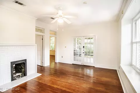 Living - 1036 Belhaven St, Jackson, MS 39202 photo 4 of 4