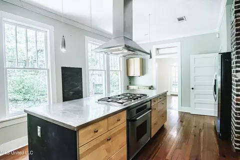 Kitchen - 1036 Belhaven St, Jackson, MS 39202 photo 5 of 7