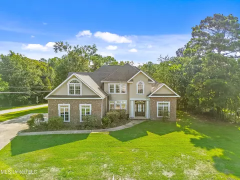 1424 Wesleyan St, Gautier, MS 39553
