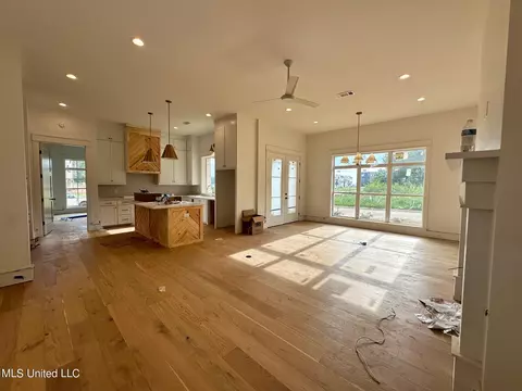 Living - 121 Andrew Jackson, Madison, MS 39110 photo 3 of 5