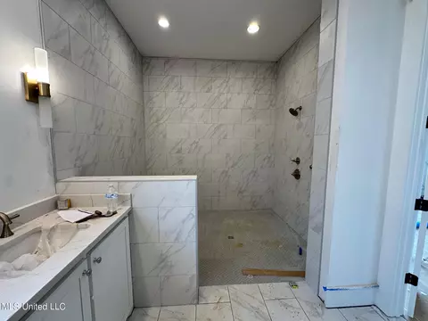 Bath - 121 Andrew Jackson, Madison, MS 39110 photo 2 of 4