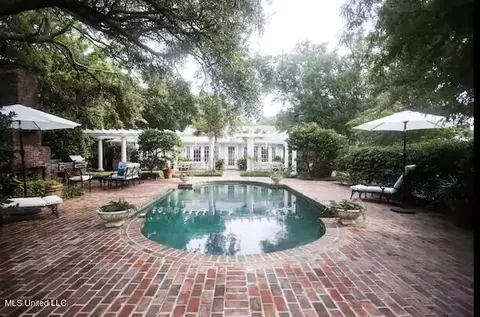 973 E Beach Blvd, Pass Christian, MS 39571