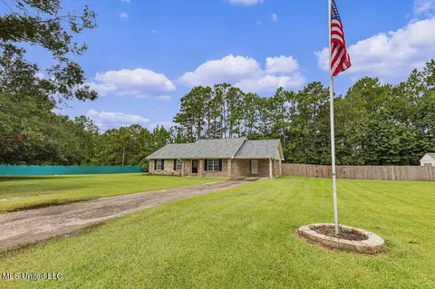 5006 Amy Lee Rd, Kiln, MS 39556