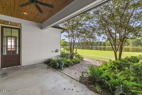 Exterior - 384 Mannsdale Rd, Madison, MS 39110 photo 5 of 13