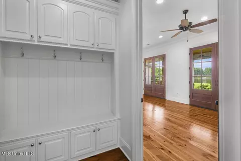Entry Way - 384 Mannsdale Rd, Madison, MS 39110 photo 3 of 4