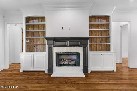 Living - 384 Mannsdale Rd, Madison, MS 39110 photo 3 of 8