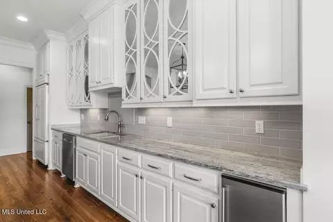 Kitchen - 384 Mannsdale Rd, Madison, MS 39110 photo 3 of 6