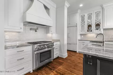 Kitchen - 384 Mannsdale Rd, Madison, MS 39110 photo 6 of 6