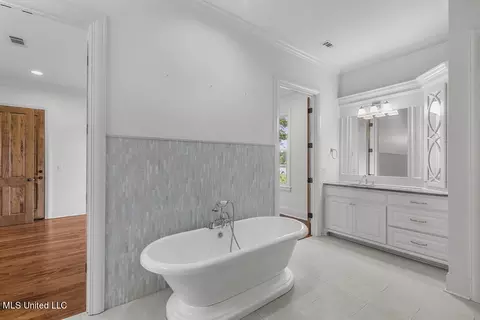 Bath - 384 Mannsdale Rd, Madison, MS 39110 photo 5 of 10