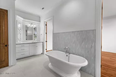 Bath - 384 Mannsdale Rd, Madison, MS 39110 photo 1 of 10