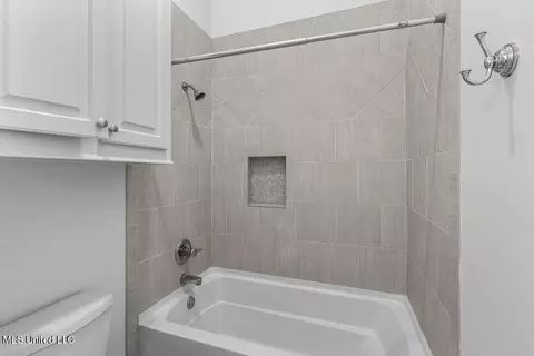 Bath - 384 Mannsdale Rd, Madison, MS 39110 photo 7 of 10