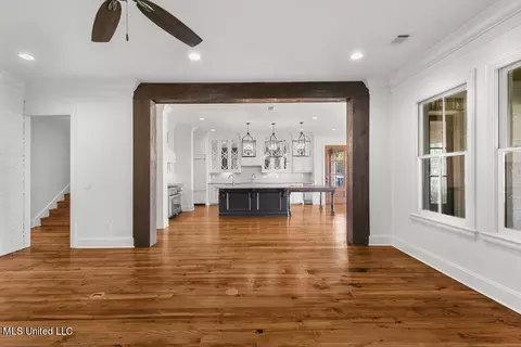 Living - 384 Mannsdale Rd, Madison, MS 39110 photo 5 of 8