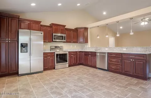 Kitchen - 19548 Rudd Dr, Saucier, MS 39574 photo 4 of 4