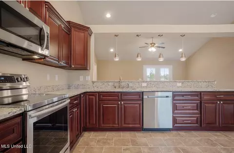 Kitchen - 19548 Rudd Dr, Saucier, MS 39574 photo 3 of 4