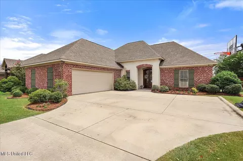 155 Stillhouse Creek Dr, Madison, MS 39110
