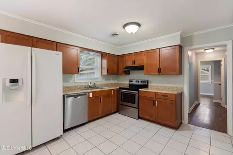 Entry Way - 479 Oakhurst Dr, Hernando, MS 38632 photo 1 of 1