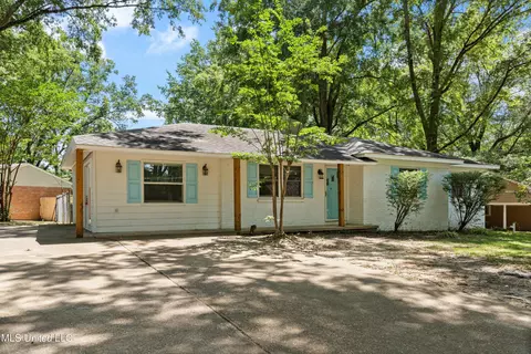 Exterior - 479 Oakhurst Dr, Hernando, MS 38632 photo 2 of 6