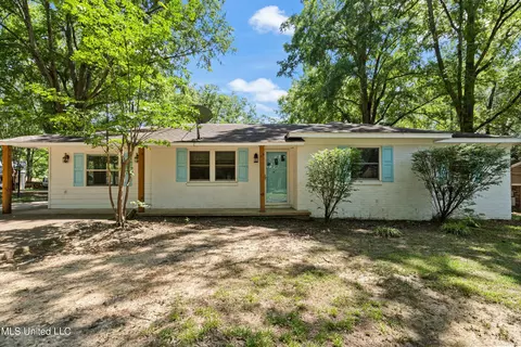 479 Oakhurst Dr, Hernando, MS 38632
