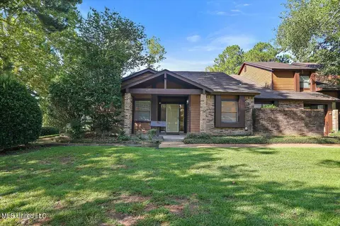 57 W Cascades Cir, Clinton, MS 39056