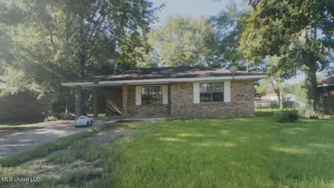 313 Rosa St, Picayune, MS 39466