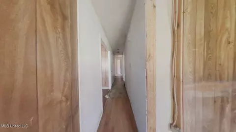 Entry Way - 313 Rosa St, Picayune, MS 39466 photo 2 of 3