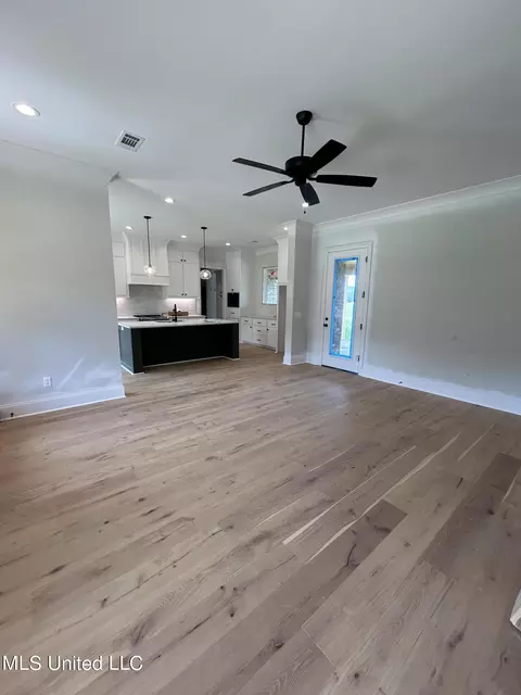 Living - 231 Lizzy Ln, Brandon, MS 39047 photo 2 of 2