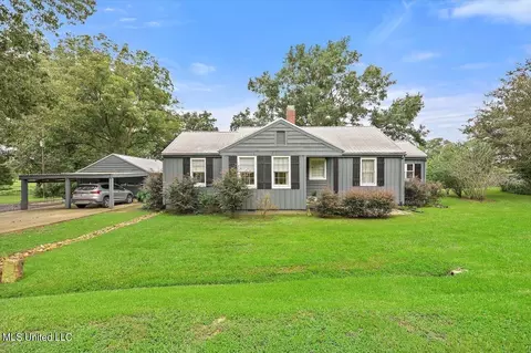 Exterior - 2308 Memorial Cir, Flora, MS 39071 photo 5 of 21