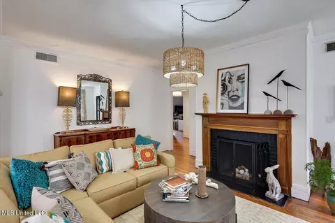 Living - 2308 Memorial Cir, Flora, MS 39071 photo 4 of 5
