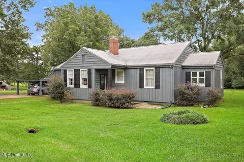 Exterior - 2308 Memorial Cir, Flora, MS 39071 photo 2 of 21
