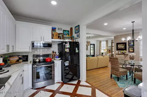 Kitchen - 2308 Memorial Cir, Flora, MS 39071 photo 3 of 3