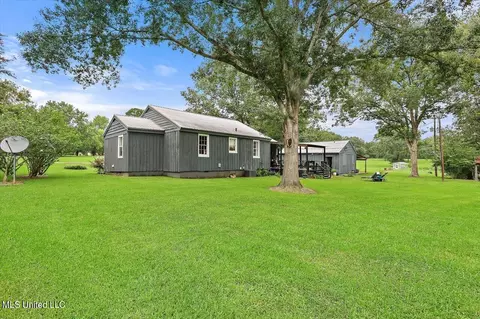 Exterior - 2308 Memorial Cir, Flora, MS 39071 photo 8 of 21