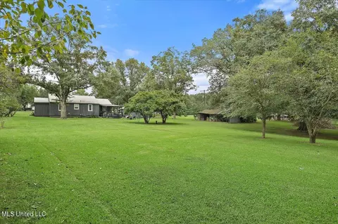 Exterior - 2308 Memorial Cir, Flora, MS 39071 photo 10 of 21